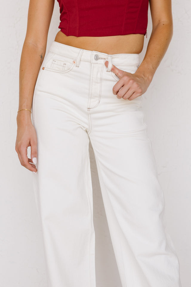 cream-denim-jeans-3_640x_crop_center.jpg